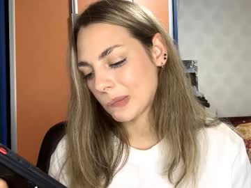 pricillahoinacki - Live now on Chaturbate