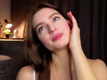 sarakinsly - Live now on Chaturbate