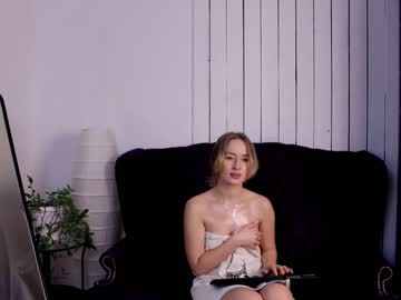 girl Sex Cam Shows with milladoll_