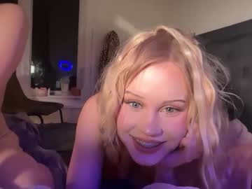 lunarose17 - Live now on Chaturbate