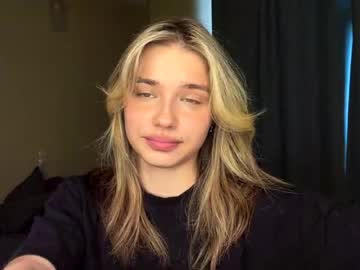 laurineleconey - Live now on Chaturbate