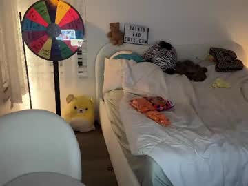 emilyfawn - Live now on Chaturbate