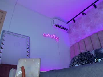 girl Sex Cam Shows with emily_____