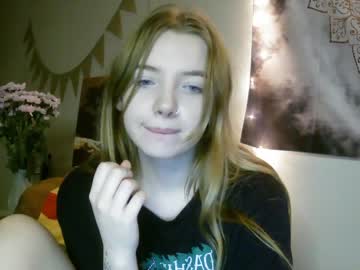 girl Sex Cam Shows with lillygoodgirll