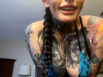 girl Sex Cam Shows with tattedlilslut