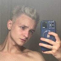 Logan_mett - Live now on Stripchat