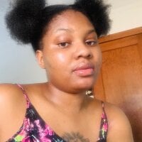 Renee-18 - Live now on Stripchat