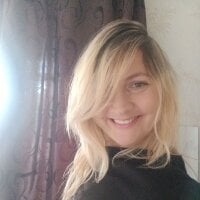 Stephania77727 - Live now on Stripchat