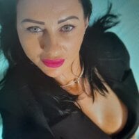 IRISWHITE17 - Live now on Stripchat