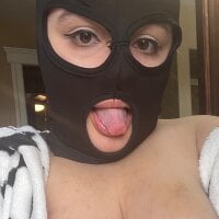 sarahcakes223 - Live now on Stripchat