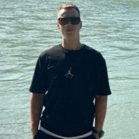 Kris_Braun - Live now on Stripchat