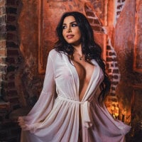 NicoleCellini - Live now on Stripchat