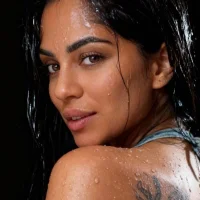 _adelle - Live now on Stripchat