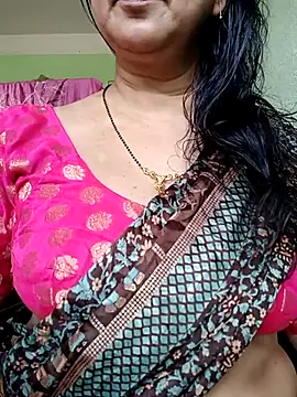 Rosy-B - Live now on Stripchat