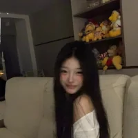 linlian3 - Live now on Stripchat