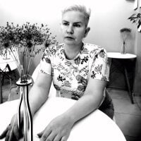 AvaSwan5354 - Live now on Stripchat