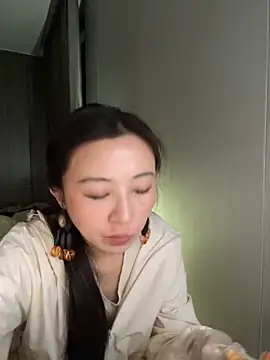 haiyan125216 - Live now on Stripchat