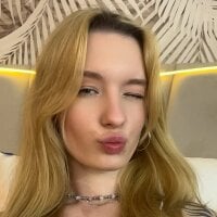 Tiffany_Paw - Live now on Stripchat