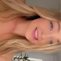 emilypeperoni - Live now on Stripchat