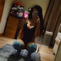 Sarahmilkscows - Live now on Stripchat