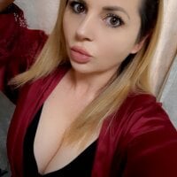 erikaerika - Live now on Stripchat