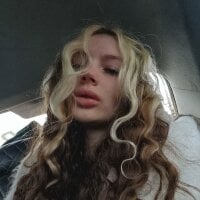 gollytiana - Live now on Stripchat