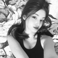 EmllyLighty - Live now on Stripchat