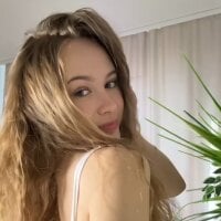 QuennaCoote - Live now on Stripchat