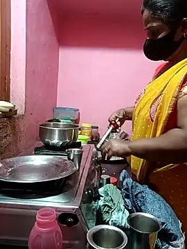 Renuma - Live now on Stripchat