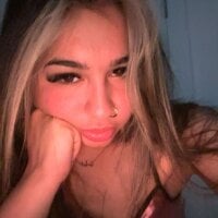 ElsaMae - Live now on Stripchat