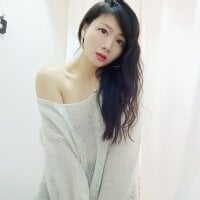 adelamiller - Live now on Stripchat