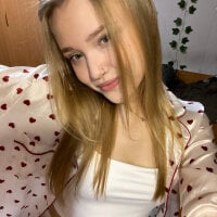 flooora_0 - Live now on Stripchat