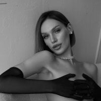 Ice_Strawberry - Live now on Stripchat