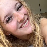 Sophie_cute06 - Live now on Stripchat