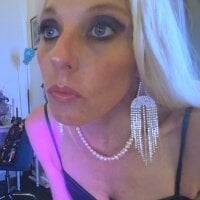 Glamazing - Live now on Stripchat