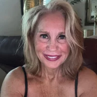 hotblondemilf1962 - Live now on Stripchat