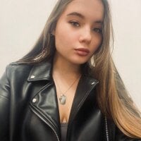 VineraSweet - Live now on Stripchat