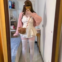 EX-886 - Live now on Stripchat