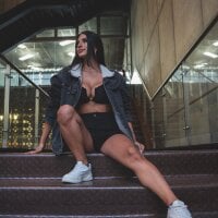 Taylor-Jonnees - Live now on Stripchat